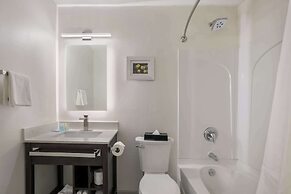 Clarion Hotel Conference Center