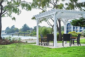 DoubleTree by Hilton Hotel Berkeley Marina