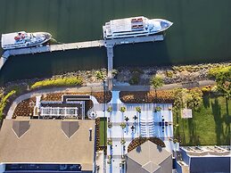 DoubleTree by Hilton Hotel Berkeley Marina