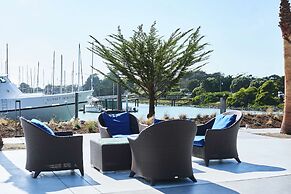 DoubleTree by Hilton Hotel Berkeley Marina