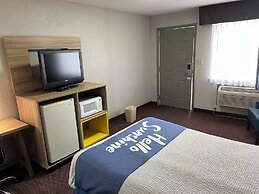 Days Inn by Wyndham Pratt