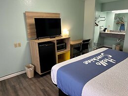 Days Inn by Wyndham Pratt