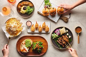 Singapore Marriott Tang Plaza Hotel