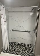 Red Roof Inn & Suites Brunswick I-95