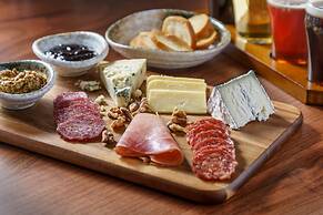 DoubleTree by Hilton Colorado Springs