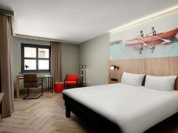 ibis Budapest Heroes Square