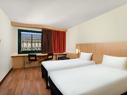 ibis Budapest Heroes Square