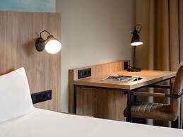 ibis Budapest Heroes Square