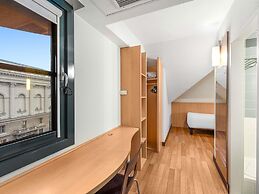 ibis Budapest Heroes Square