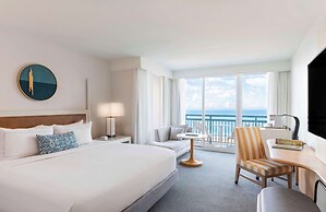The Singer Oceanfront Resort, Curio Collection by Hilton