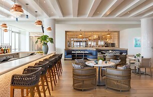 The Singer Oceanfront Resort, Curio Collection by Hilton