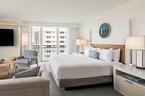 The Singer Oceanfront Resort, Curio Collection by Hilton