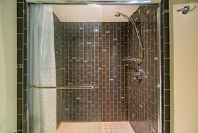 Regency on Beachwalk Waikiki by OUTRIGGER