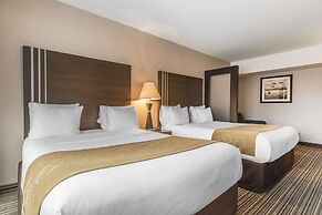 Comfort Suites Downtown