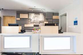 Holiday Inn Express Naperville by IHG