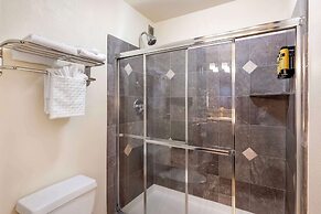 Best Western Plus Orchid Hotel & Suites