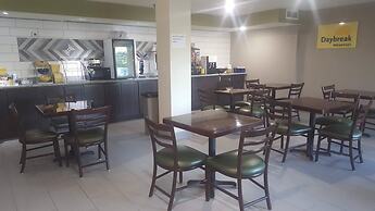 Days Inn by Wyndham West Des Moines / Clive