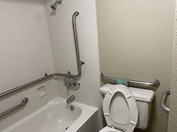 Travelodge by Wyndham Tuscaloosa