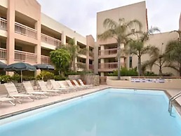 Ramada by Wyndham Hawthorne LAX / LA Stadium