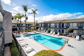The Buena Park Hotel & Suites