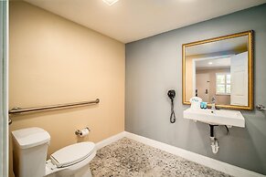 The Buena Park Hotel & Suites