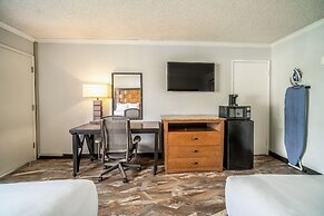 The Buena Park Hotel & Suites