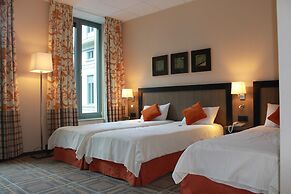 Castel de Pont-à-Lesse Hotel