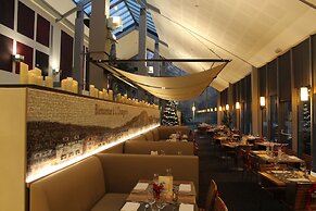 Castel de Pont-à-Lesse Hotel