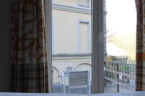 Castel de Pont-à-Lesse Hotel