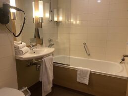 Castel de Pont-à-Lesse Hotel