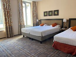 Castel de Pont-à-Lesse Hotel