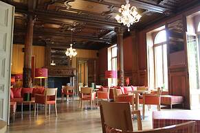 Castel de Pont-à-Lesse Hotel