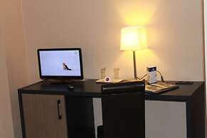 Castel de Pont-à-Lesse Hotel