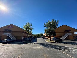 HomeGate Studios & Suites San Antonio Fiesta Park