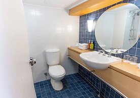 Cairns Harbourside Hotel