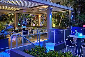 Cairns Harbourside Hotel