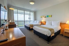 Cairns Harbourside Hotel