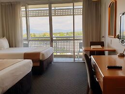 Cairns Harbourside Hotel
