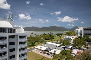Cairns Harbourside Hotel
