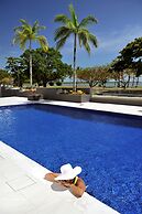 Cairns Harbourside Hotel