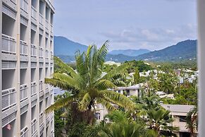 Cairns Harbourside Hotel