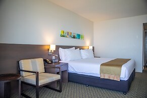 Cairns Harbourside Hotel