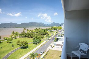 Cairns Harbourside Hotel