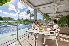 Cairns Harbourside Hotel