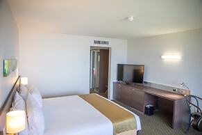 Cairns Harbourside Hotel