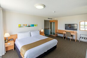 Cairns Harbourside Hotel