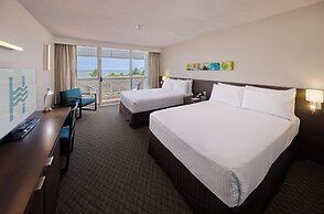 Cairns Harbourside Hotel