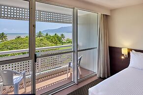 Cairns Harbourside Hotel