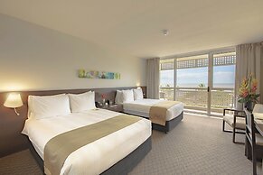 Cairns Harbourside Hotel