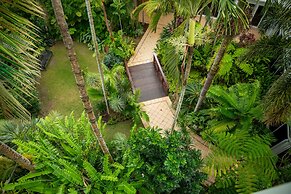 Cairns Harbourside Hotel